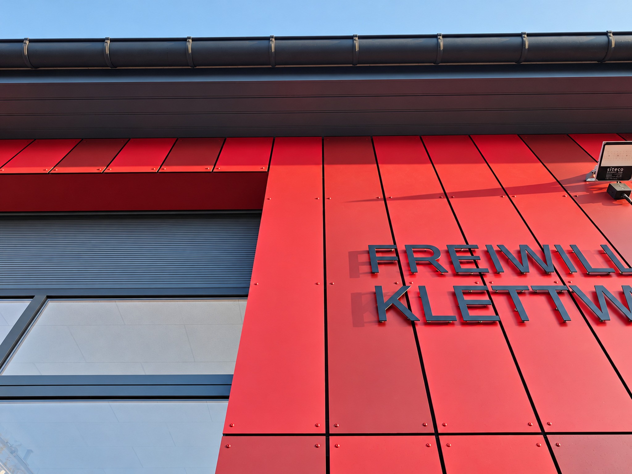 HPL-Tafeln und Beschriftung